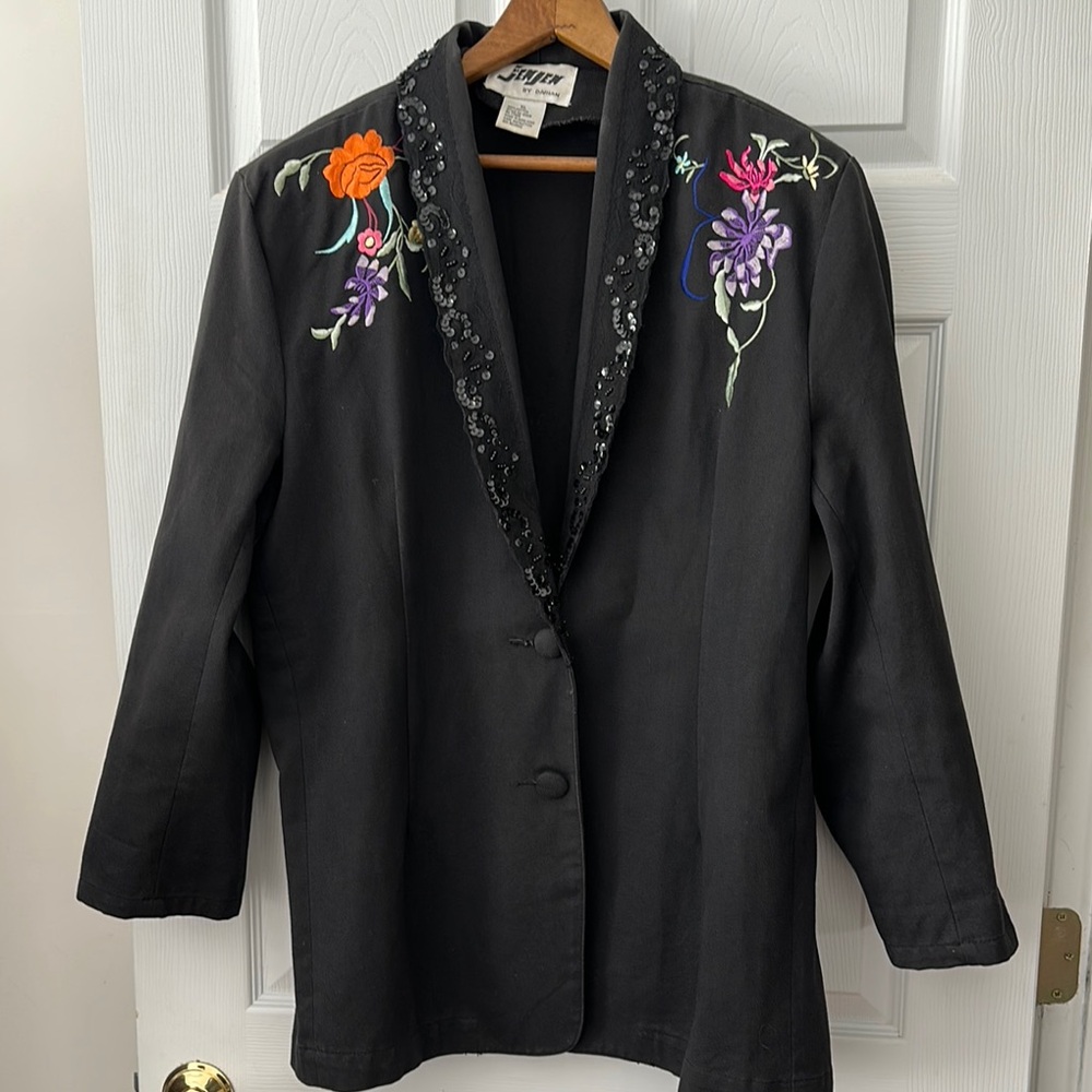Vintage Black Floral Embroidered Women's Jacket